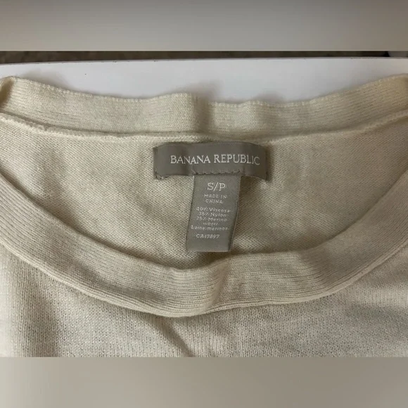 Two Banana Republic Sweaters - Picture 6 of 7